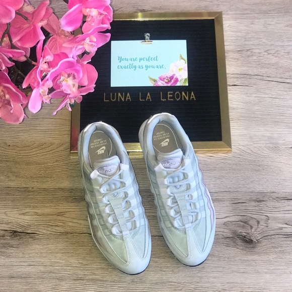 NWT 🔥 NIKE AIR MAX 95 MOON PARTICLE SNEAKER, sz 9 - Picture 6 of 8